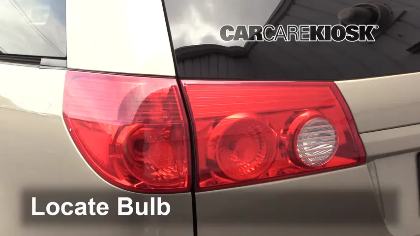 2006 Toyota Sienna LE 3.3L V6 Lights Tail Light (replace bulb)